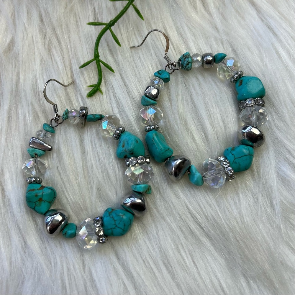Turquoise glass clear beads circle earrings